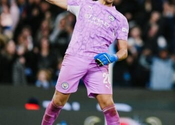 Rulli brilla en la clasificación del City y el Liverpool elimina al Chelsea en la Carabao Cup