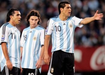 Tévez confirma a Messi y Riquelme en su despedida del fútbol